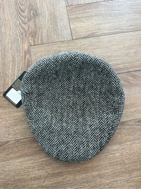 Kiltane Wool Tweed Driving Cap in Black & White - 56 cm